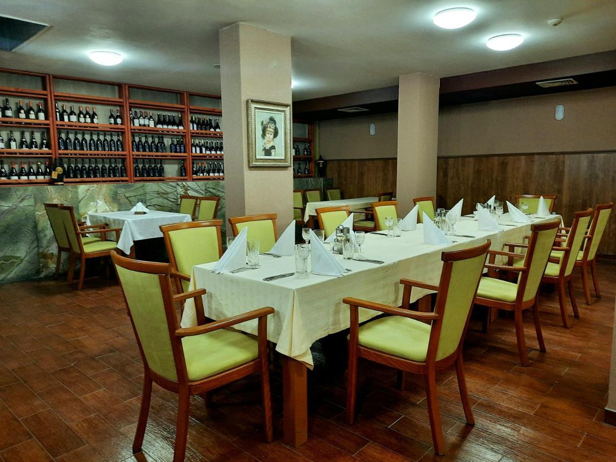 Hotel City Plevna Kültér fotó