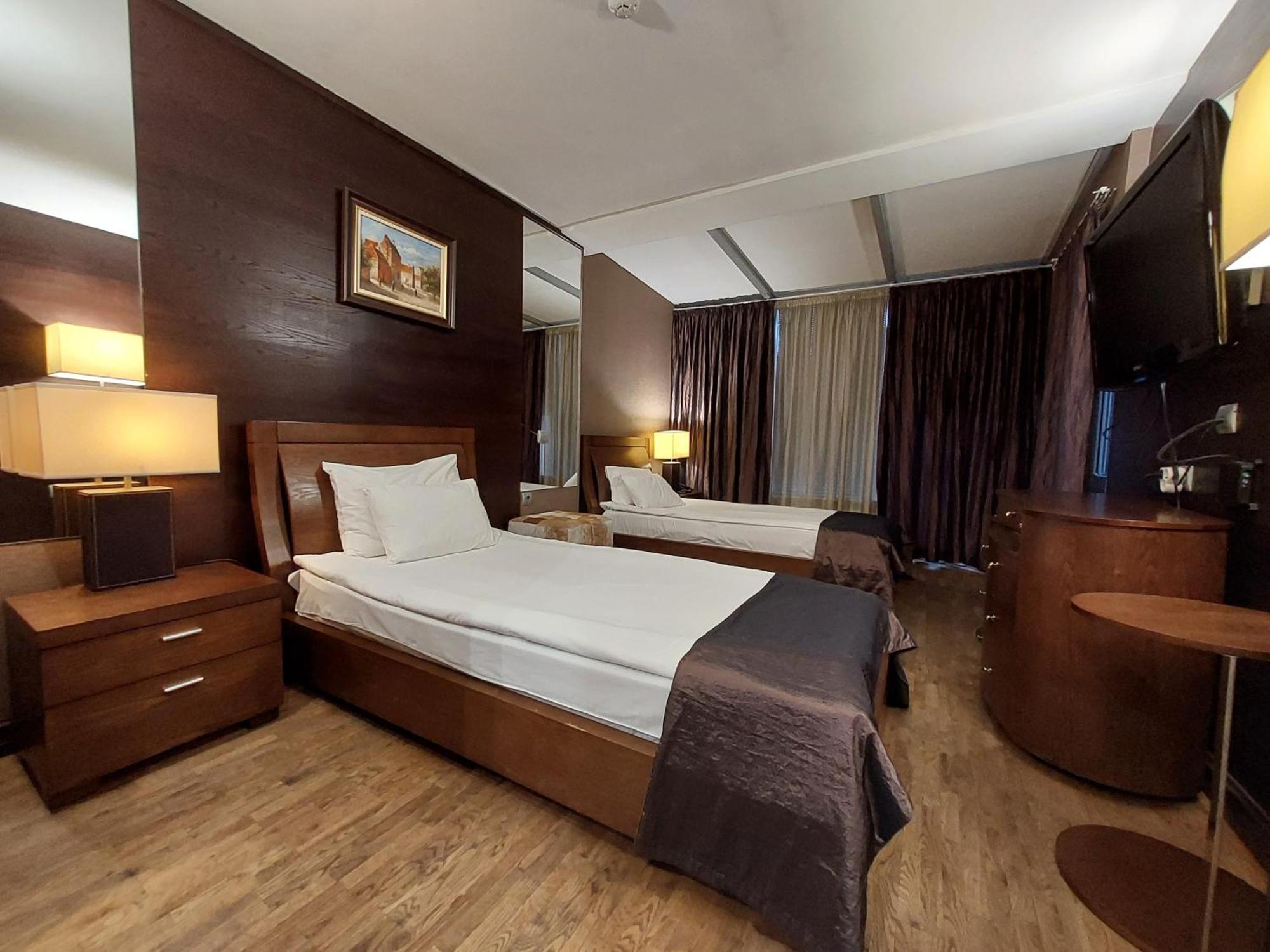 Hotel City Plevna Kültér fotó