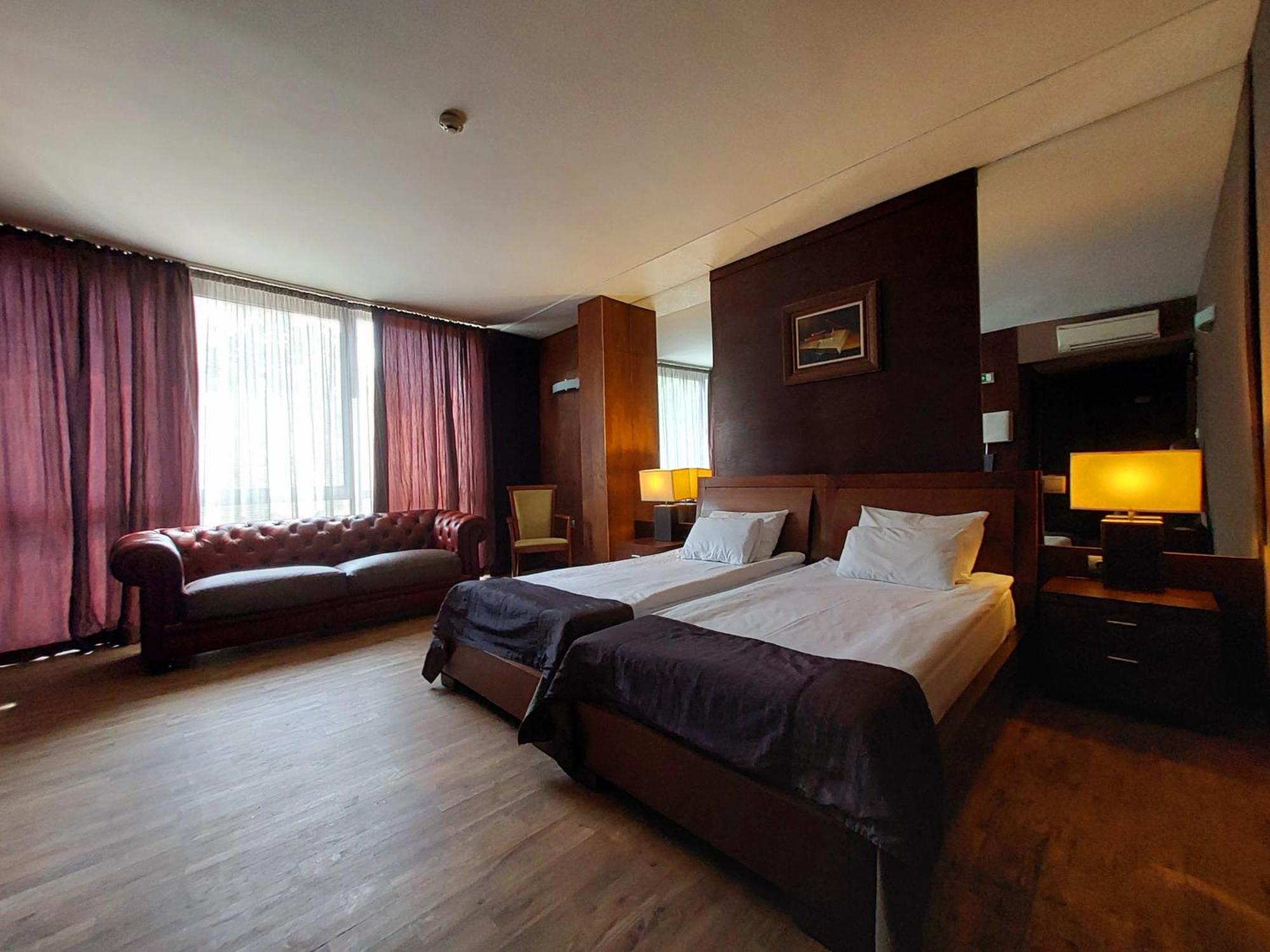 Hotel City Plevna Kültér fotó